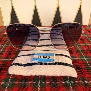 Toms Sunglasses with Striped Case